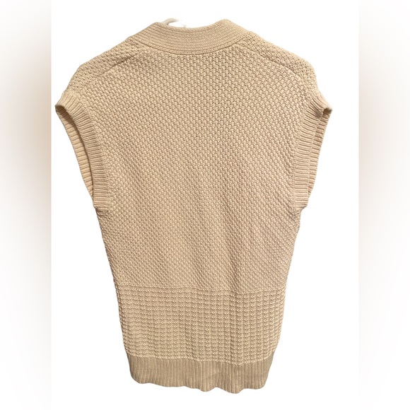 Gap - Picture 2 of 2